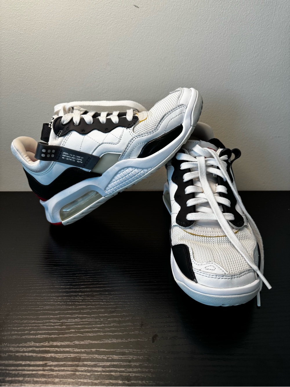 Nike White Black and Red Retro Air-Style Sneakers
